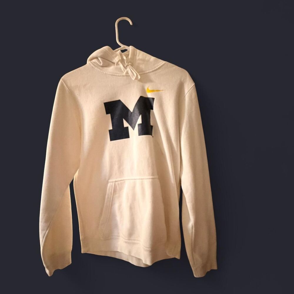 Nike Men's White and Cream Hoodie